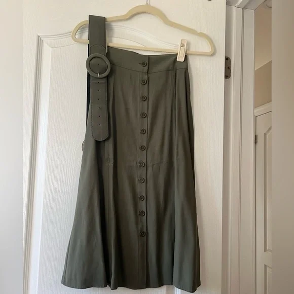 Backyard Roses Green Two-piece Set - Picture 6 of 6